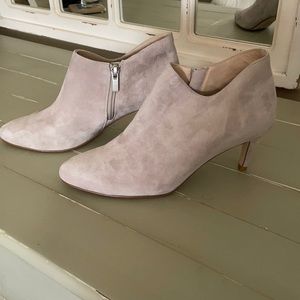 Pelle Moda light taupe booties size 6